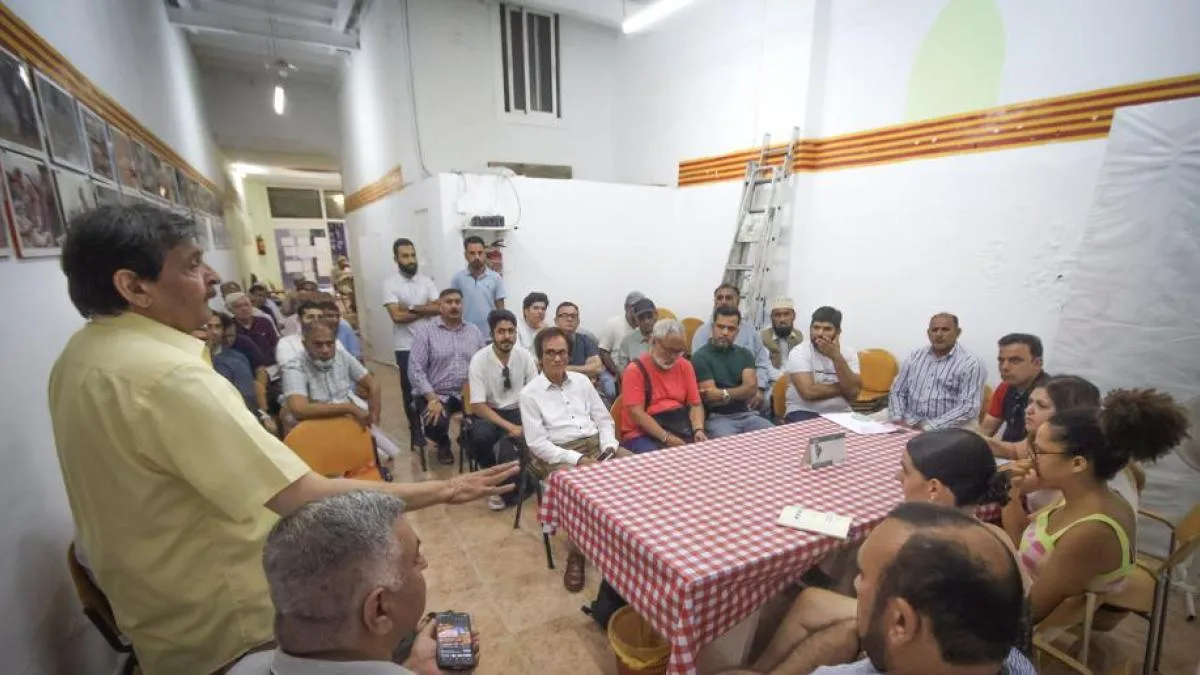 Atascada la reagrupación de más de 1.500 familias paquistaníes de Barcelona