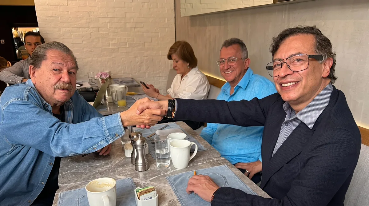 Por qué Paco Ignacio Taibo se reunió con el expresidente colombiano Gustavo Petro en CDMX