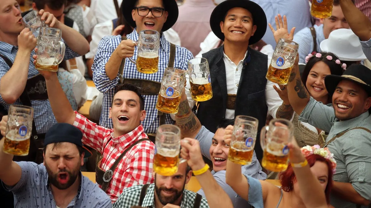 Bitte nicht blamieren!: Das Wiesn-Einmaleins: So ersparen Sie sich Ärger auf dem Oktoberfest