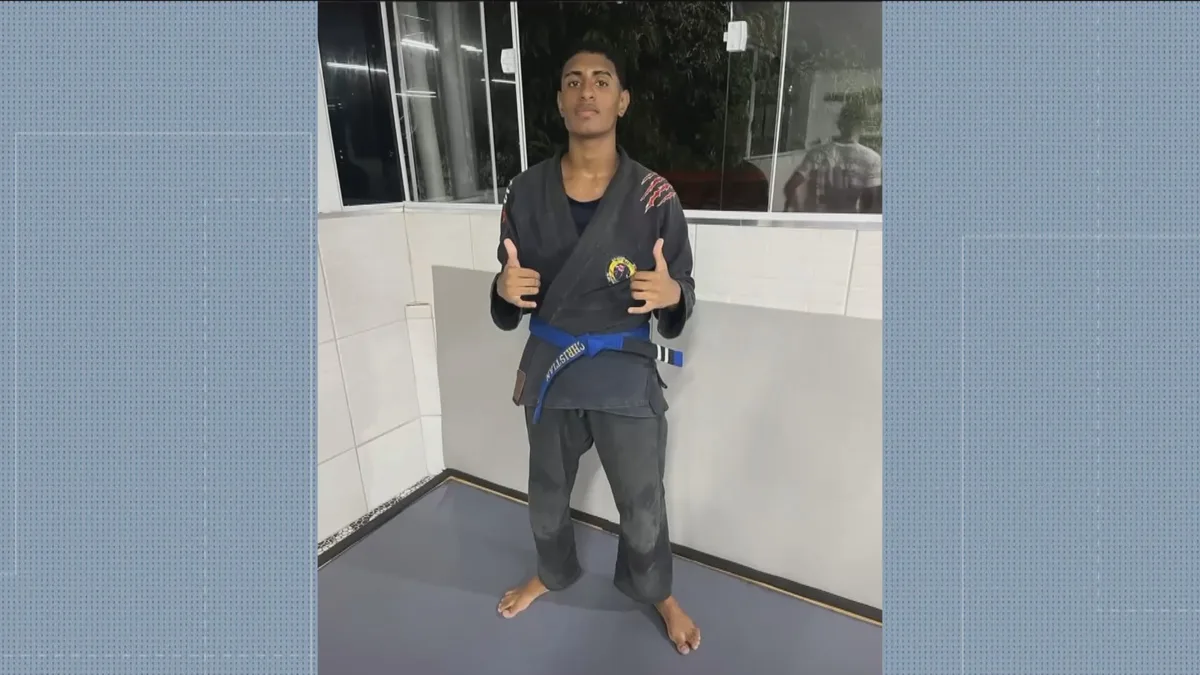 Adolescente morre após acidente entre moto e carro em Belford Roxo; polícia apura se motorista estava bêbado