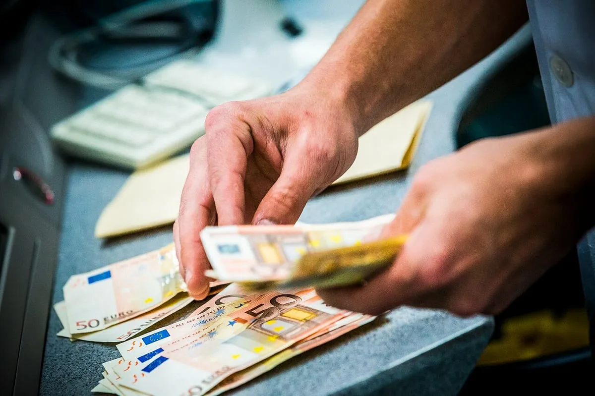 Juros da dívida portuguesa a curto prazo disparam e ameaçam OE 2027
