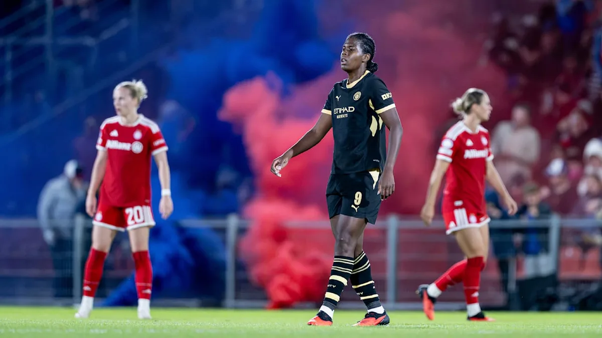 Bei Spiel der Bayern-Frauen - Steckten Haching-Fans hinter dem Pyro-Skandal?