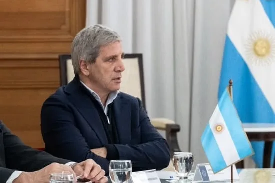 Ante inversores financieros en Nueva York, Luis Caputo buscó dar certidumbre sobre el plan económico de cara a 2027