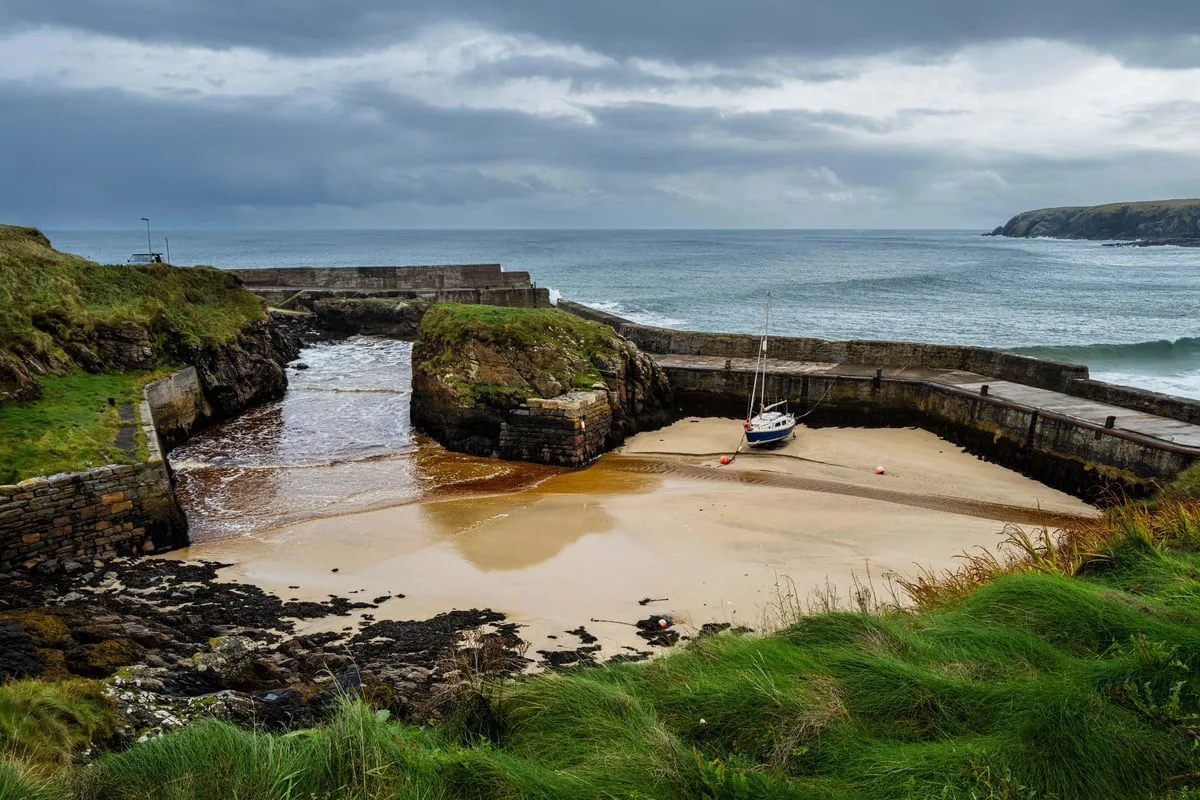 Body of man recovered amid search for missing fishing boat