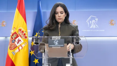 Vox vitorea a los ceutíes que atacaron los asentamientos de migrantes: "Honor"