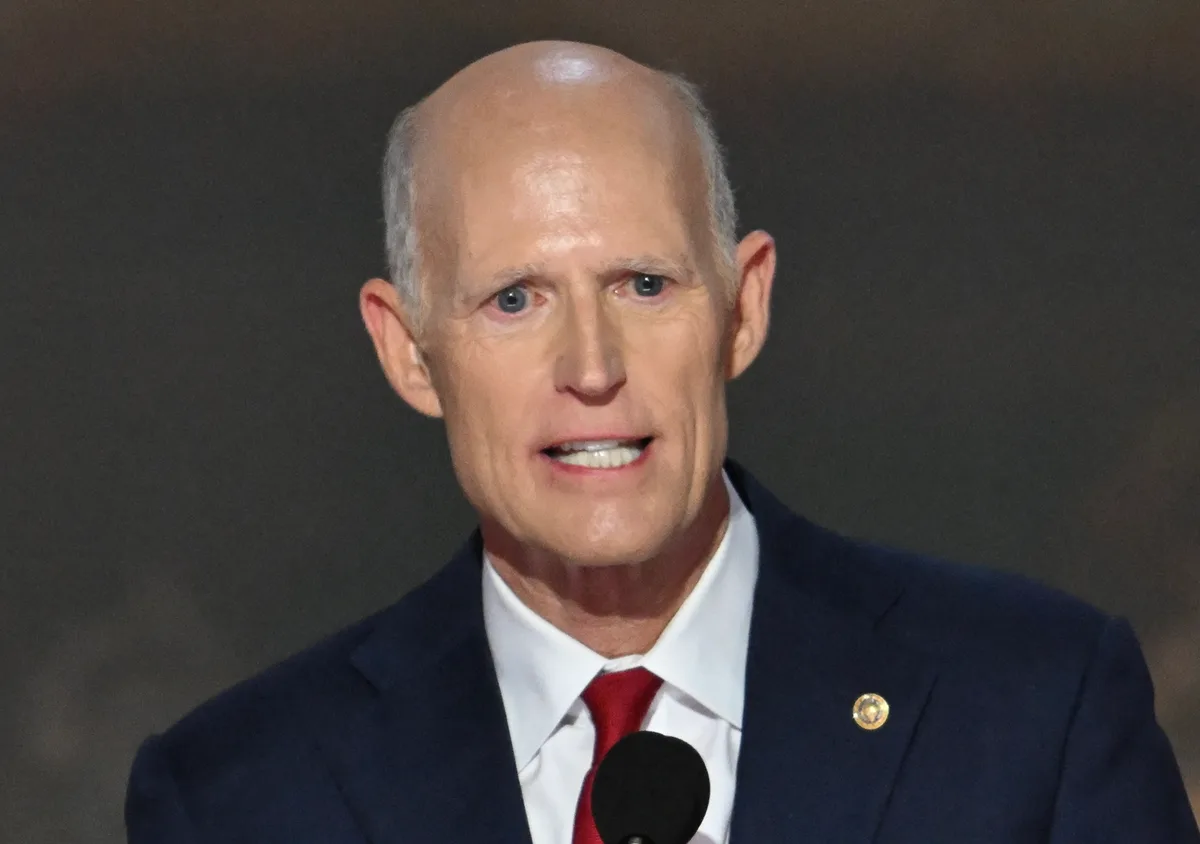 Rick Scott cuestiona liberaciones de presos políticos y señala que aún hay detenidos en Venezuela