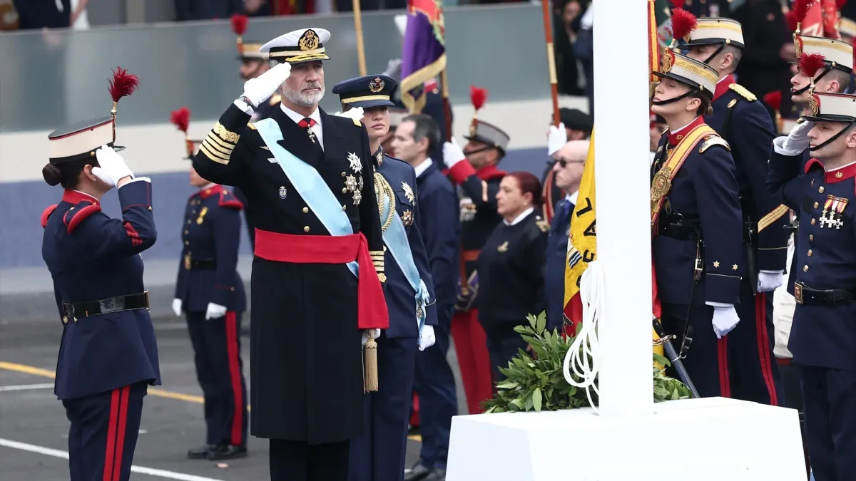 El rey preside un 12-O marcado por las elecciones, la protesta por la vivienda y horas antes de su histórica visita a Ceuta y Melilla