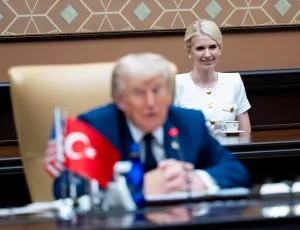 “Com todo o meu coração, Natalie”: a assessora mais fiel de Trump ganha os holofotes