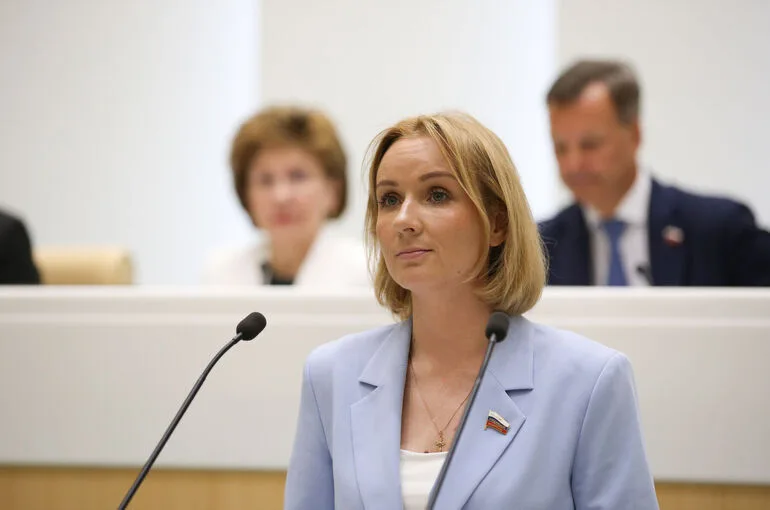 Львова-Белова рассказала о возвращении с Украины ребенка к матери