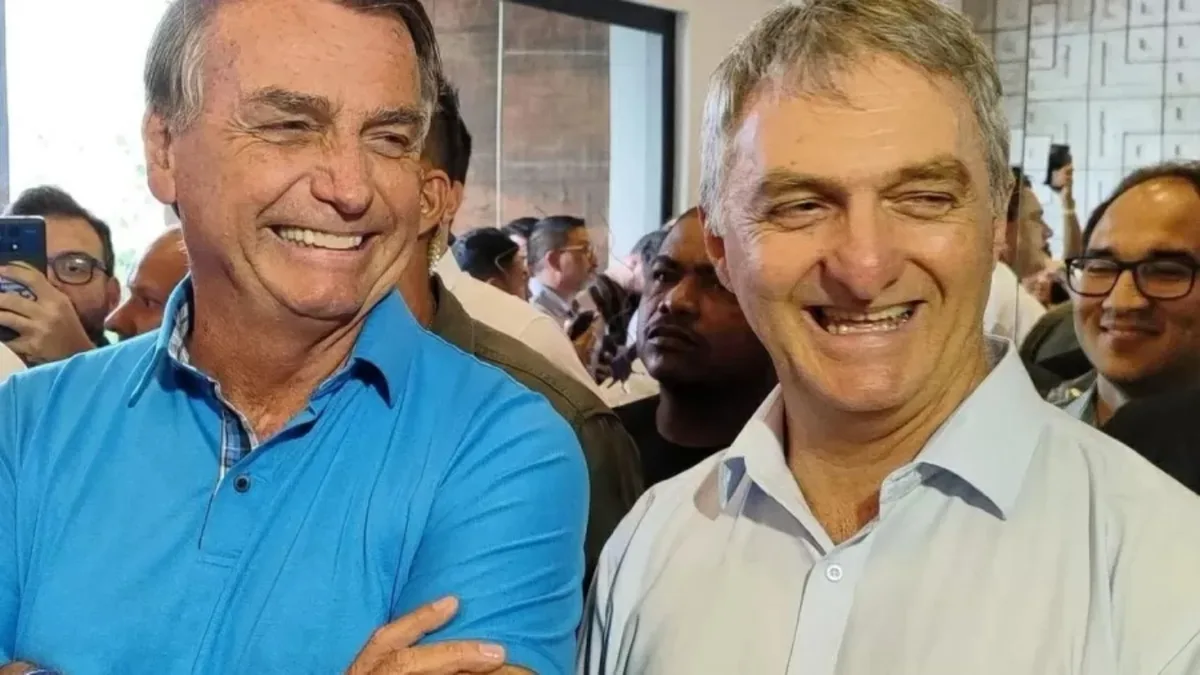 Tio compara Flávio com Jair Bolsonaro e expõe: "Não arrasta multidões"
