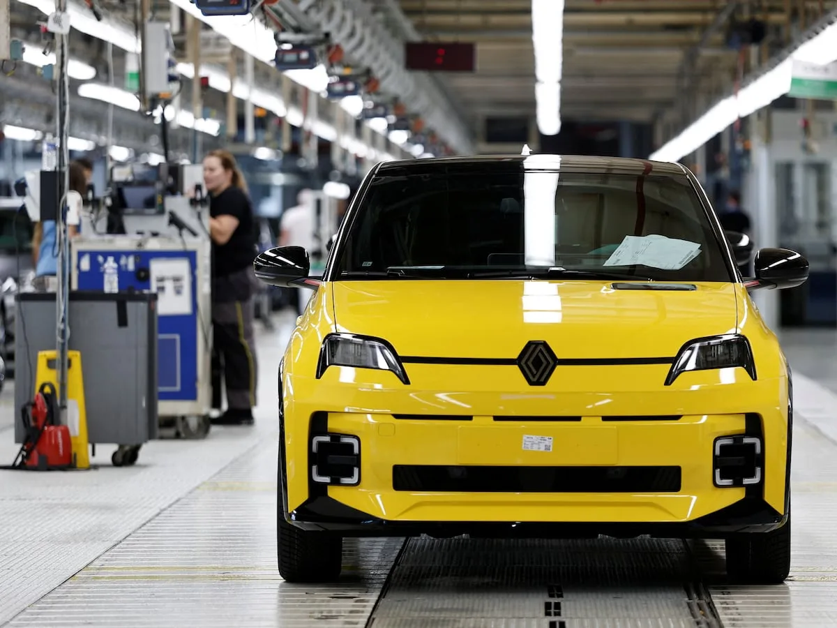 Europe August car sales rise as EV demand offsets petrol and diesel slump