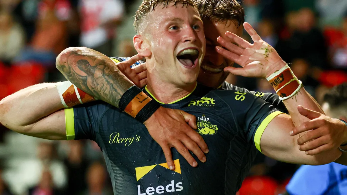 Leeds beat St Helens to go back top as rivals' play-off hopes dented
