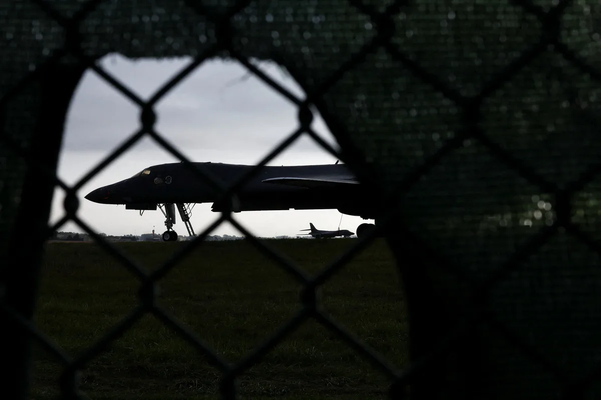 Unos 30 países respaldaron la acusación británica contra Irán por el complot en una base aérea