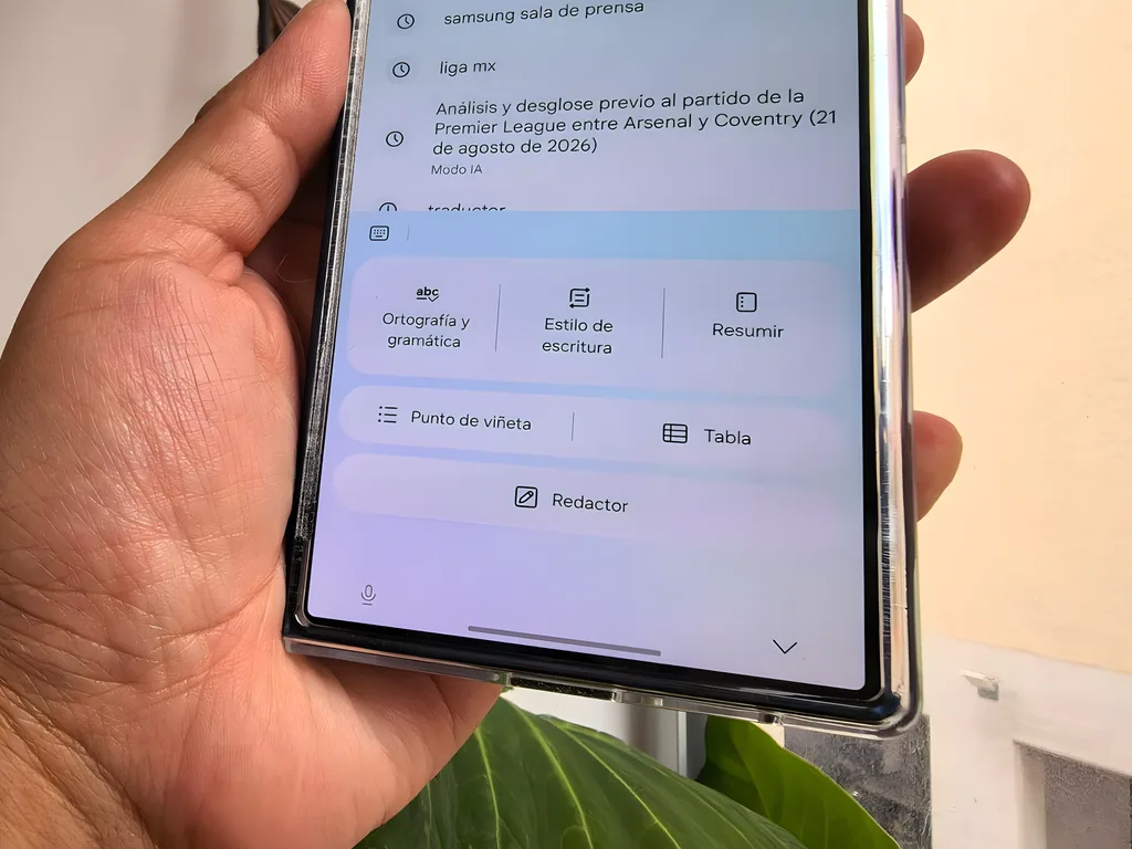 Galaxy AI puede escribir por ti en WhatsApp, cambiar tu estilo y traducir mensajes: así se activa Asistente de escritura
