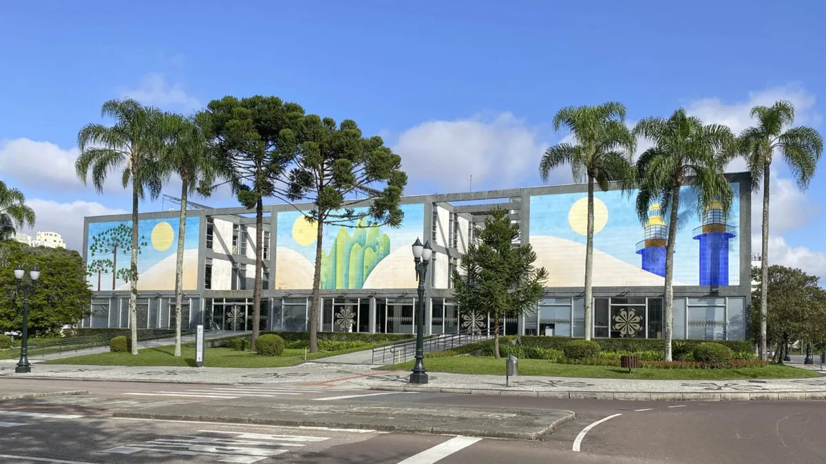 Veja como funcionarão os serviços da Prefeitura de Curitiba neste feriado