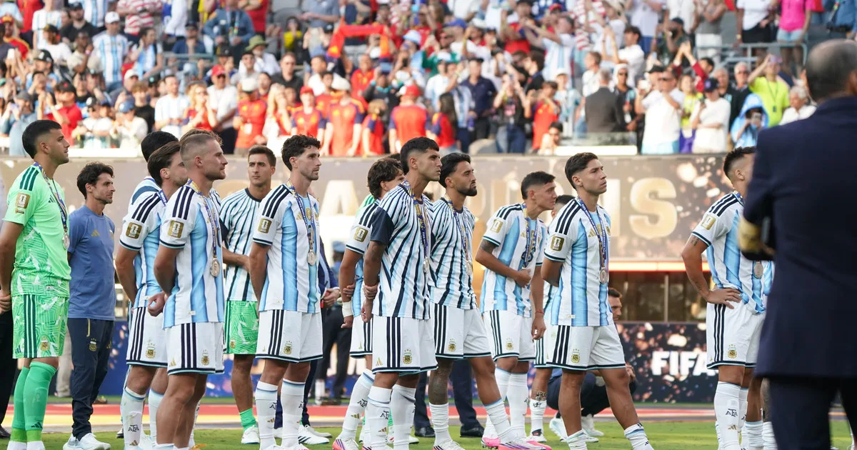La reacción de la AFA a la histórica sanción de la FIFA: dio detalles del fallo y avisó que apelará los castigos a Paredes y a la Selección