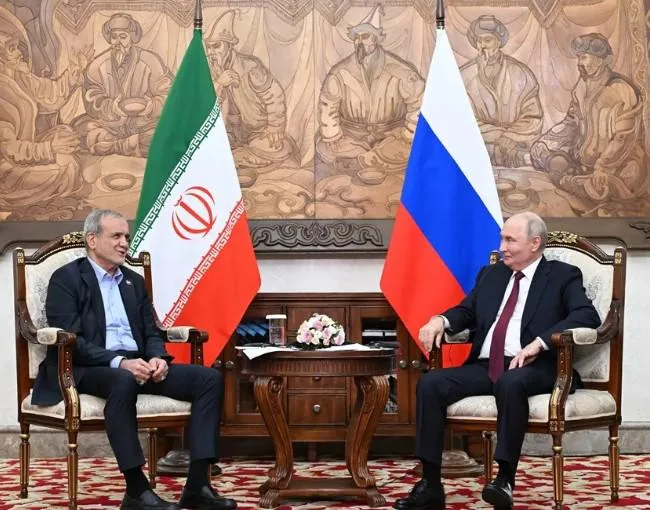Putin promete apoyar a Irán y resistir las sanciones estadounidenses tras reunirse con el líder del régimen
