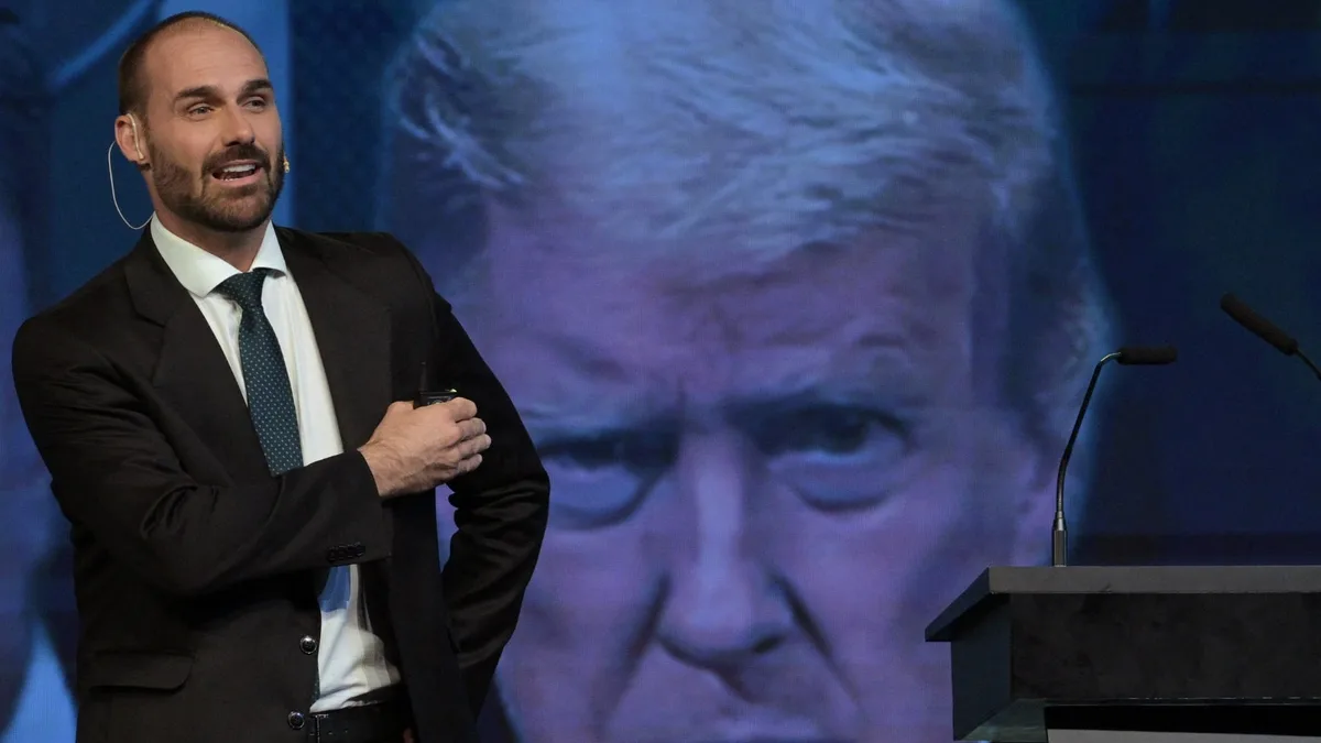 Eduardo Bolsonaro diz que Trump pode não reconhecer vitória de Lula e ataca “caixa-preta” das urnas eletrônicas