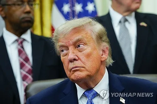 트럼프, 또 AI 가속개발 의지 표출…"AI 또는 슈퍼지능 장려"
