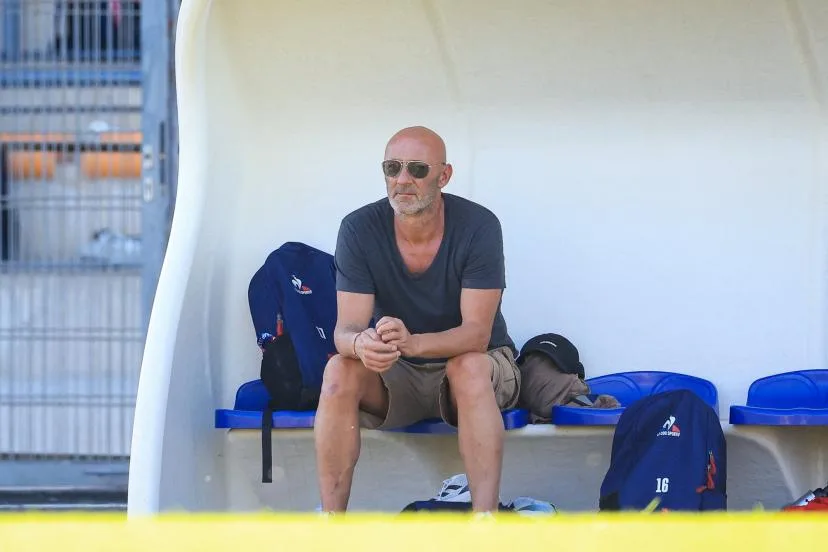 Entraîneur des gardiens de l'équipe de France, Fabien Barthez va vivre une année chargée et studieuse pour obtenir son diplôme