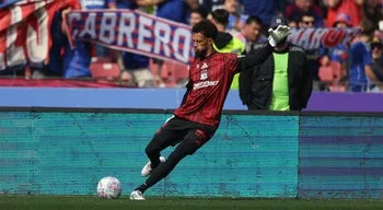 Guarda-redes cabo-verdiano Vozinha estreia-se em vitória do Colo-Colo na taça