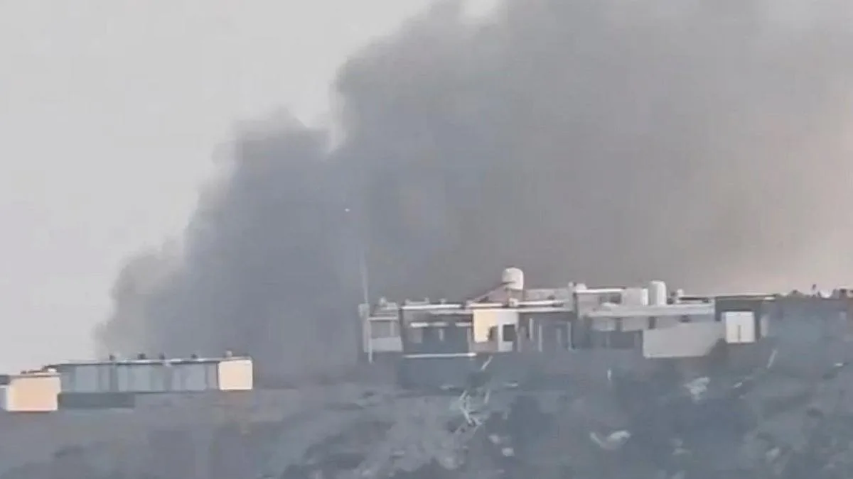 At least two killed in explosions near palace in Aden used by Yemen's govt. in latest Houthi attack