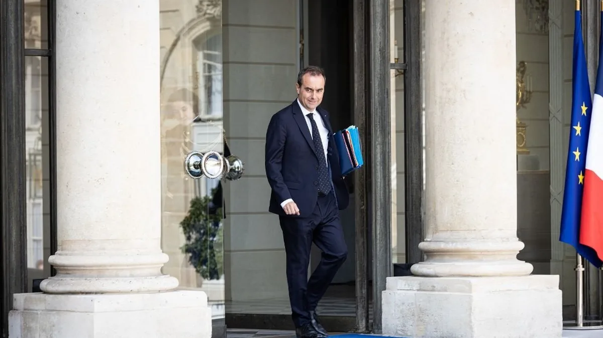 Incendies en France : Sébastien Lecornu et plusieurs ministres attendus en Gironde, le feu "contenu" mais "pas fixé" dans les Landes