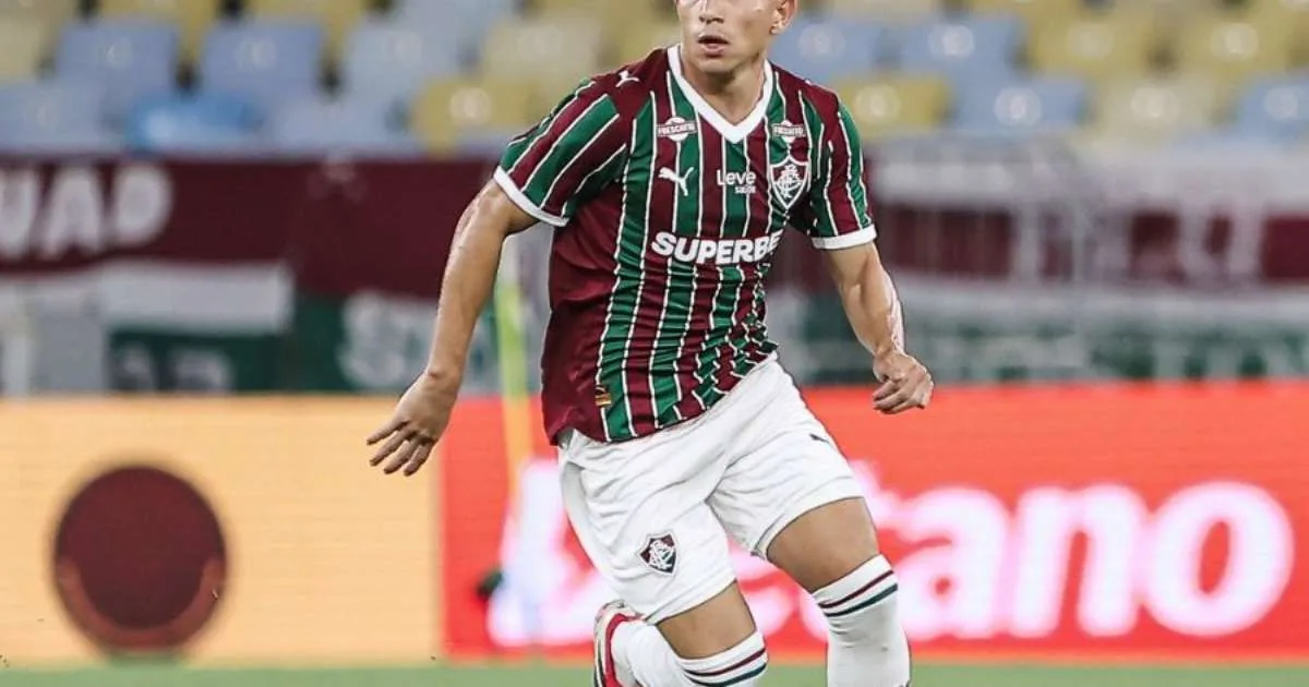Savarino ganha concorrência no Fluminense