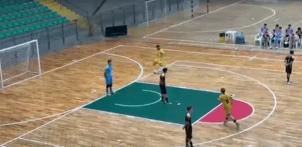 Federação de futsal de SC vê 'conduta antidesportiva' de equipe em protesto