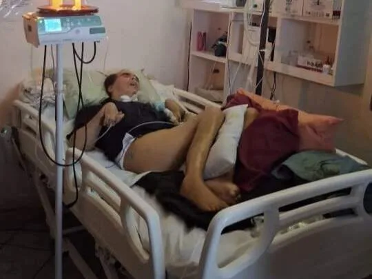 Sem luz há quase 28 horas, paciente "respira" com energia da vizinha