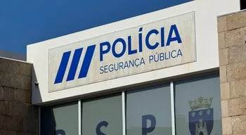 Menores abandonados em Braga. Constituída arguida mãe que deixou filhos em casa