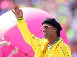 Football. À 46 ans Ronaldinho signe avec le Ravenne FC pour tenter de marquer un « 300e but »