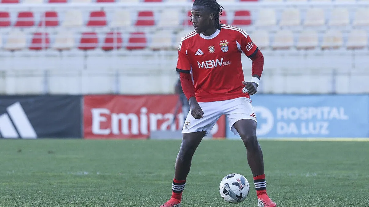 Benfica oficializa saída de Mauro Furtado para o Girona