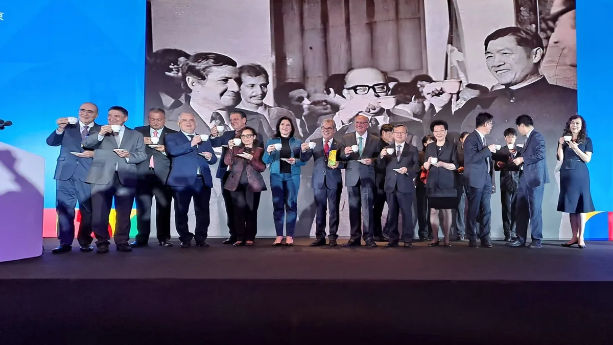 De ‘Ameaça Vermelha’ a Maior Parceiro Comercial: 52 anos de relações Brasil-China
