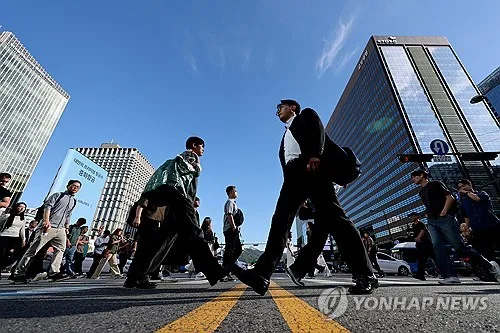 전국 곳곳 약한 비…'낮 최고 30도' 환절기 큰 일교차 유의