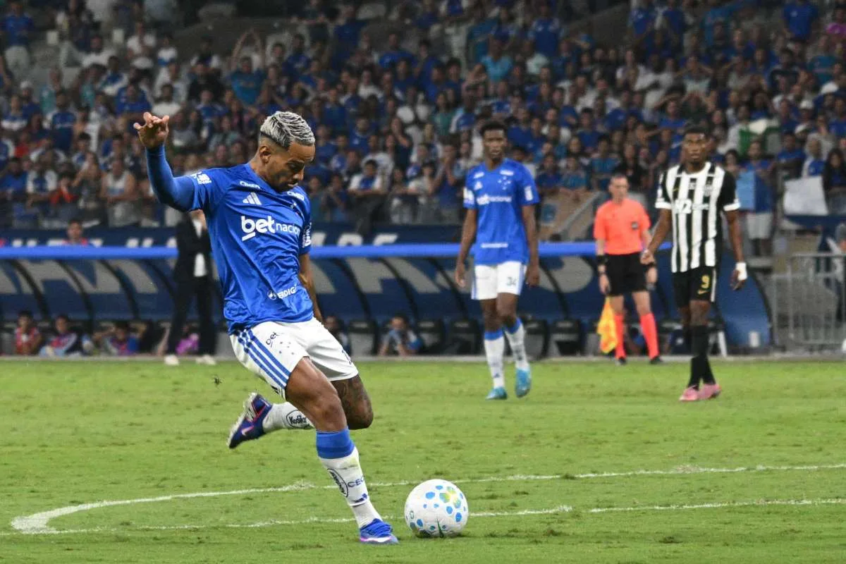 Cruzeiro define time titular para enfrentar o Flamengo na Libertadores