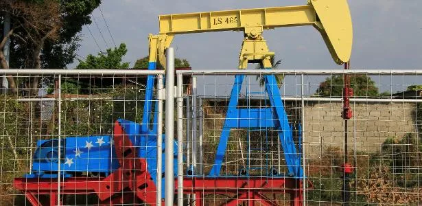 Trump negocia participação dos EUA em campos de petróleo da Venezuela