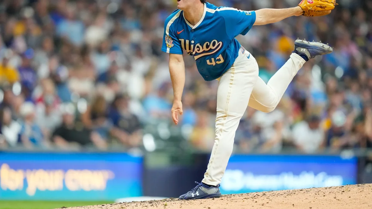Henderson allows 1 hit in 7 innings as the MLB-leading Brewers beat the Rangers 6-1