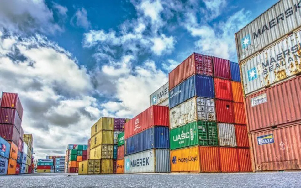 UE importa mais 7,9% da China mas exporta menos 5,6% para EUA no 2.º trimestre