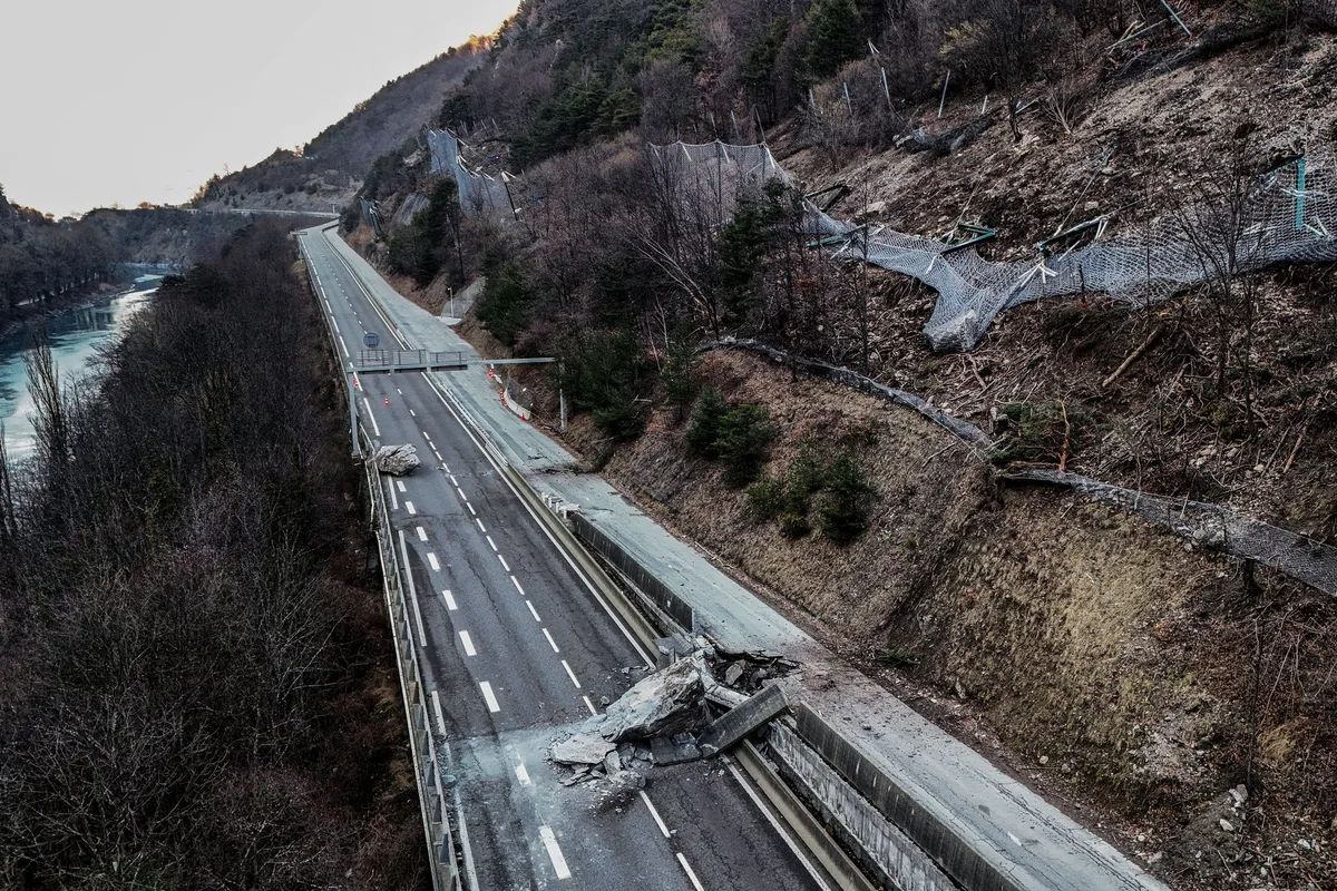 L’été caniculaire déstabilise les Alpes françaises : « On ne peut pas faire un bras de fer avec la nature »