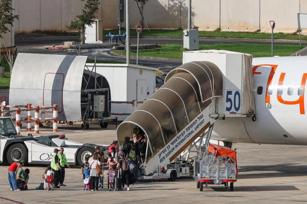 La Fiscalía de Emiratos Árabes Unidos asegura que el copiloto del vuelo de Flydubai planeaba estrellarlo contra una terminal del aeropuerto de Tel Aviv