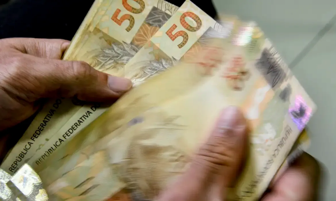 Endividamento e inadimplência avançam no Paraná