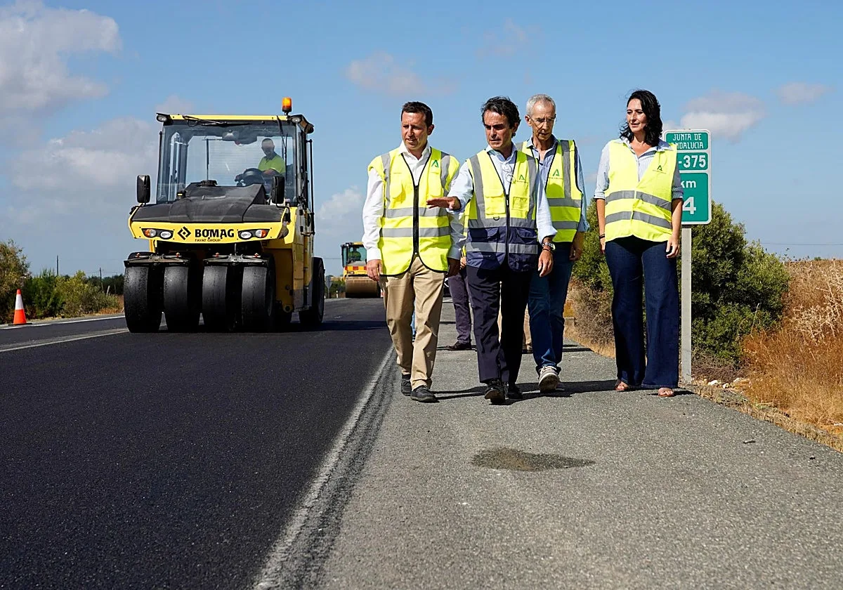 La Junta invierte más de 3 millones en el arreglo de la carretera que une Utrera con la sierra de Cádiz