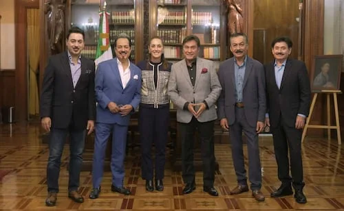 Sheinbaum recibe a Los Tigres del Norte en Palacio Nacional; "representan mucho para mexicanas y mexicanos", destaca