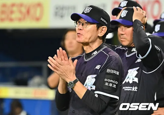 “선수들에게 공을 돌리고 싶다” 이강철 감독의 뭉클한 한마디…KT 창단 첫 10연승에 역대 4번째 90승까지 [오!쎈 대구]