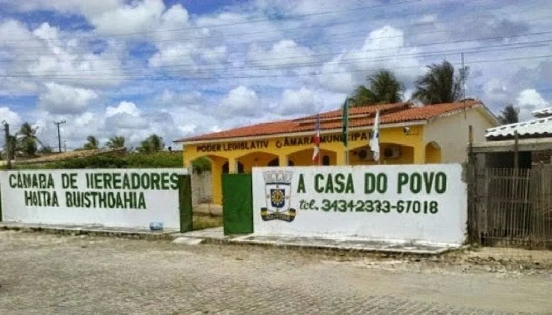 Esposa de vereador na Bahia é suspeita de receber benefícios sociais