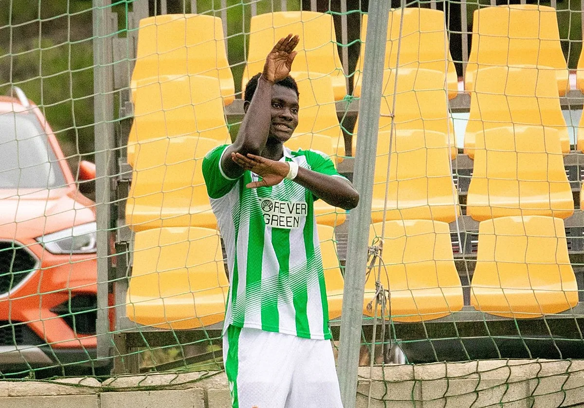 El Betis Deportivo prepara con victoria su regreso a Segunda RFEF