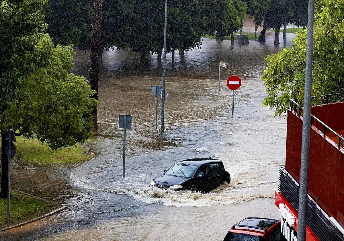 El aviso naranja por lluvias en Murcia obliga a suspender las clases en una quincena de municipios