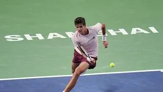 Rafael Jódar tumba a Medvedev en Shanghái y hace historia en los Masters 1000