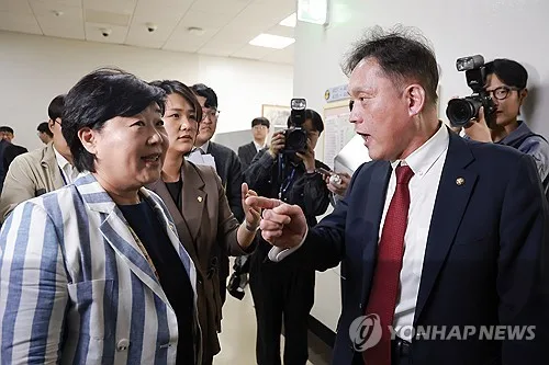 정책 검증은 가고 쇼츠만 남나…국감 첫주 '막말·고성' 얼룩